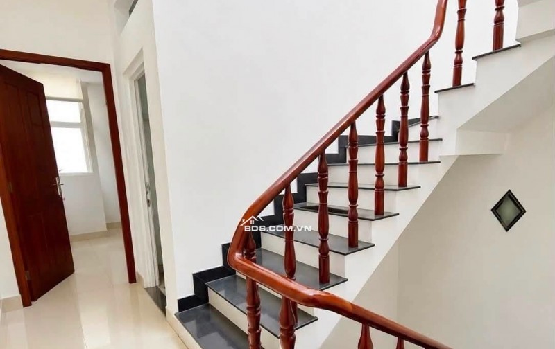 BÁN NHÀ 4 Tầng CHÍNH CHỦ, DTSD 200m, TRƯƠNG ĐÌNH HỘI P16Q8, CHỈ CÓ 5ty200